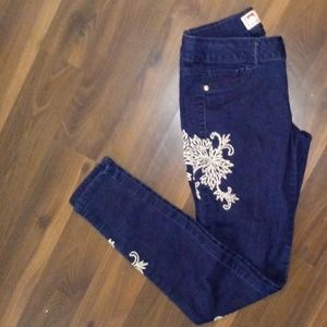 Lei Embroidered Jeggings Size 3